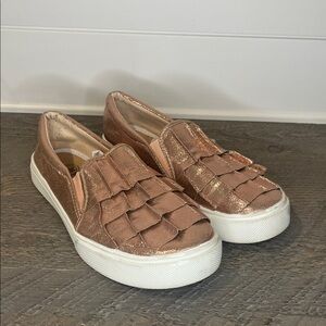Wonder‎ Nation Rose Gold and White Girls Sneakers with Ruffled Design - Size 5